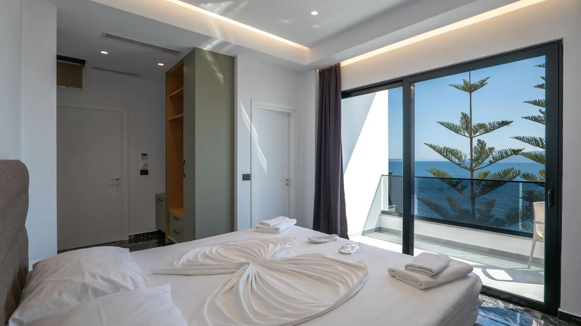 Hotel Kompleks Joni Sarande 3*,  Albania
